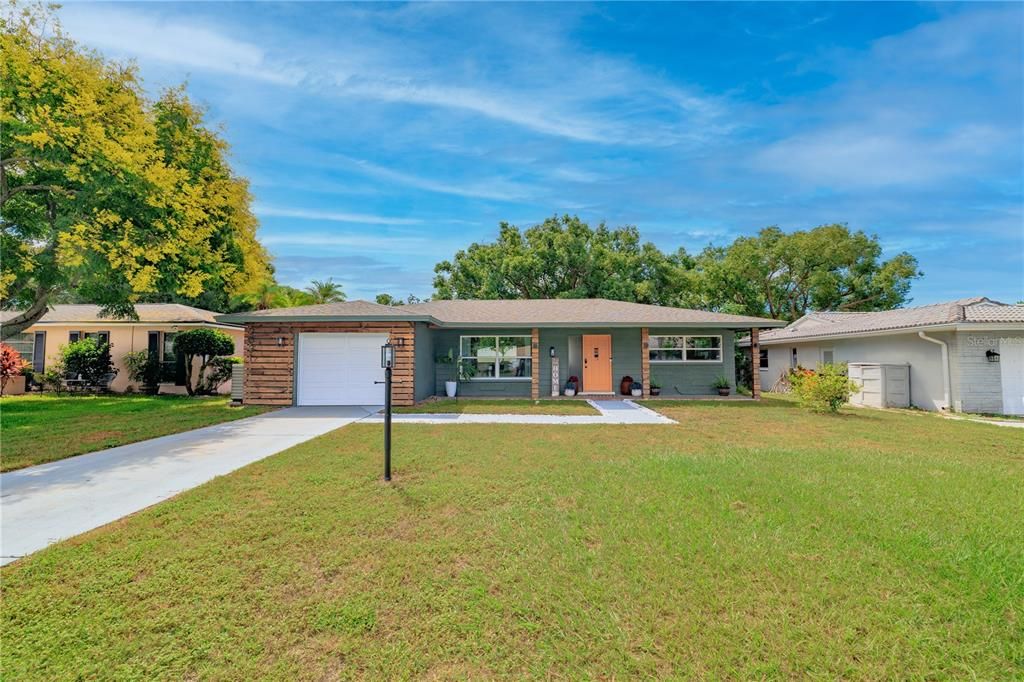 For Sale: $499,000 (3 beds, 2 baths, 1599 Square Feet)