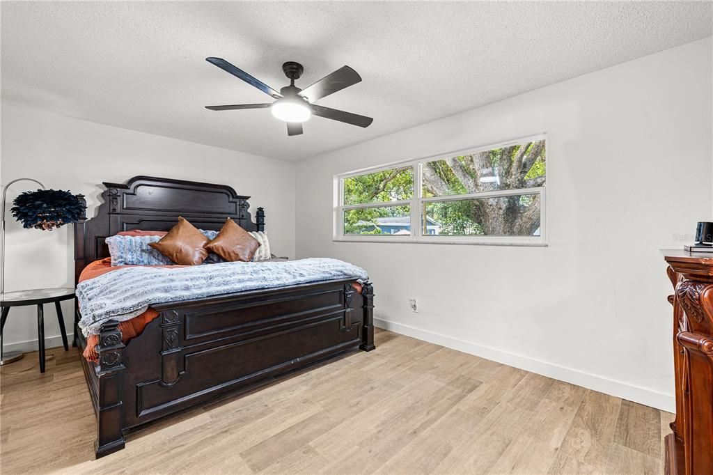For Sale: $499,000 (3 beds, 2 baths, 1599 Square Feet)