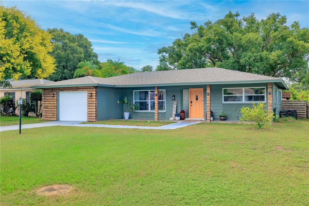 For Sale: $499,000 (3 beds, 2 baths, 1599 Square Feet)