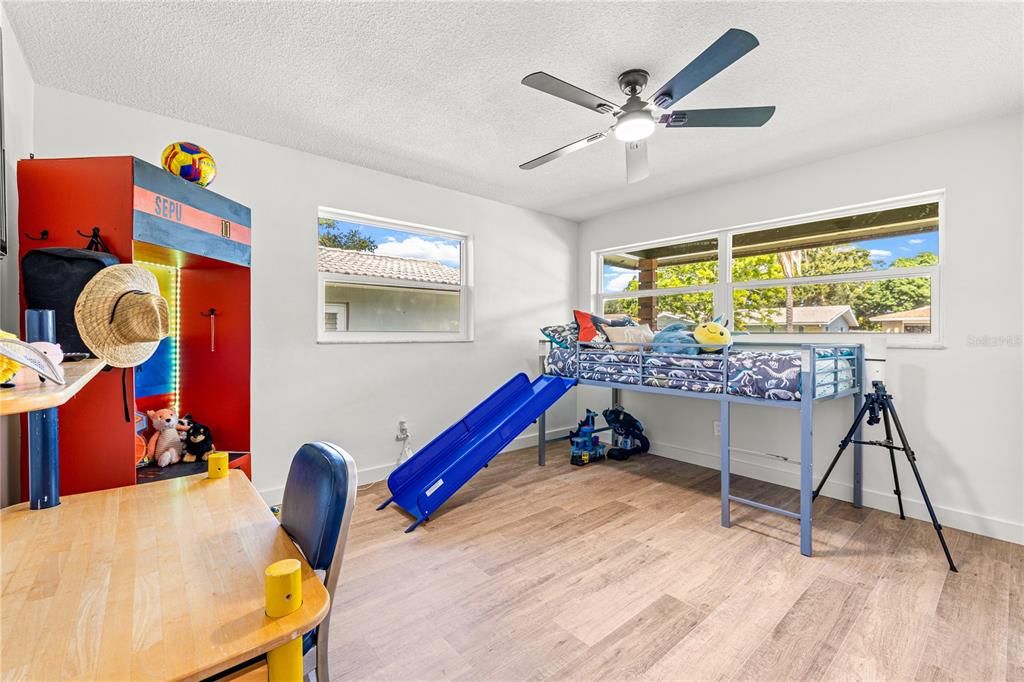 For Sale: $499,000 (3 beds, 2 baths, 1599 Square Feet)