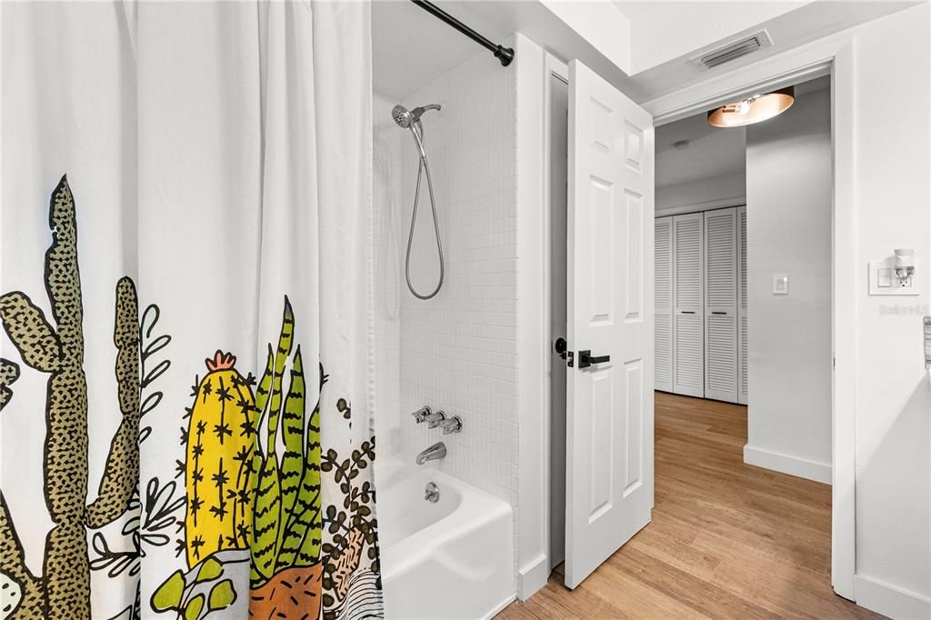 For Sale: $499,000 (3 beds, 2 baths, 1599 Square Feet)