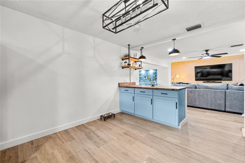 For Sale: $499,000 (3 beds, 2 baths, 1599 Square Feet)