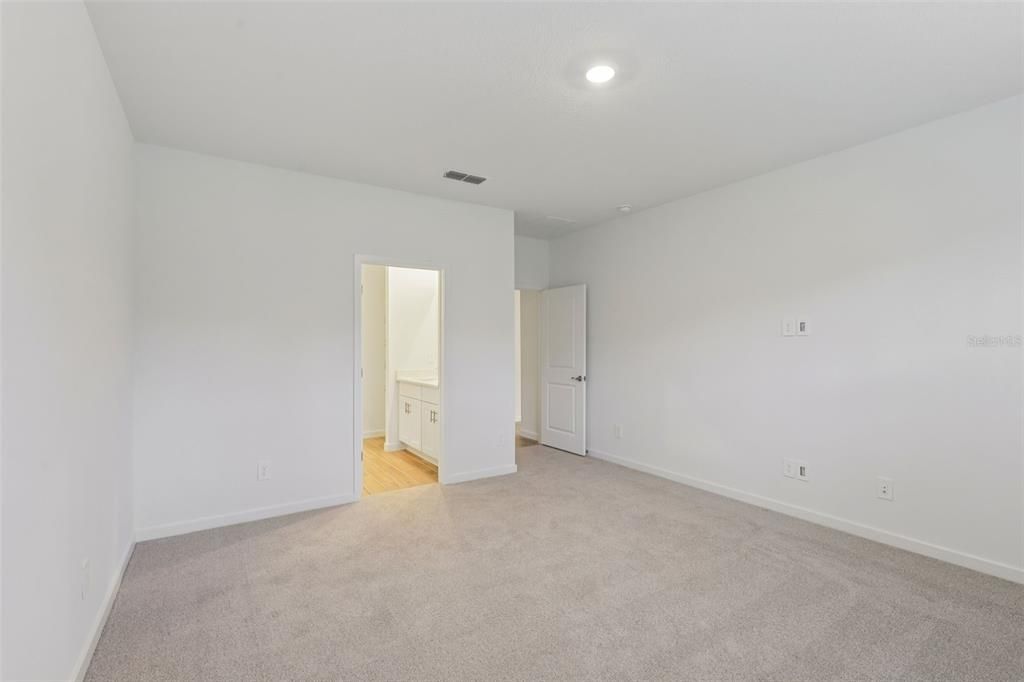 Active With Contract: $363,990 (4 beds, 3 baths, 2193 Square Feet)