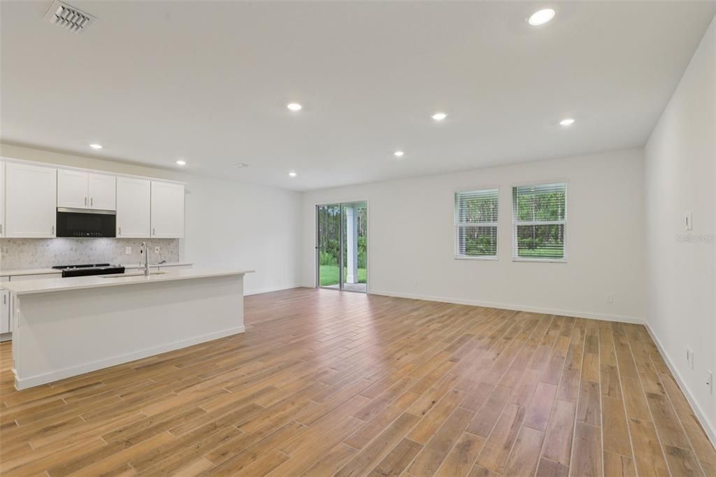 Active With Contract: $363,990 (4 beds, 3 baths, 2193 Square Feet)