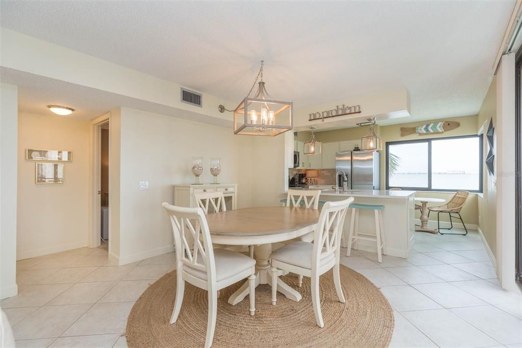 待售: $575,000 (2 贝兹, 2 浴室, 1315 平方英尺)