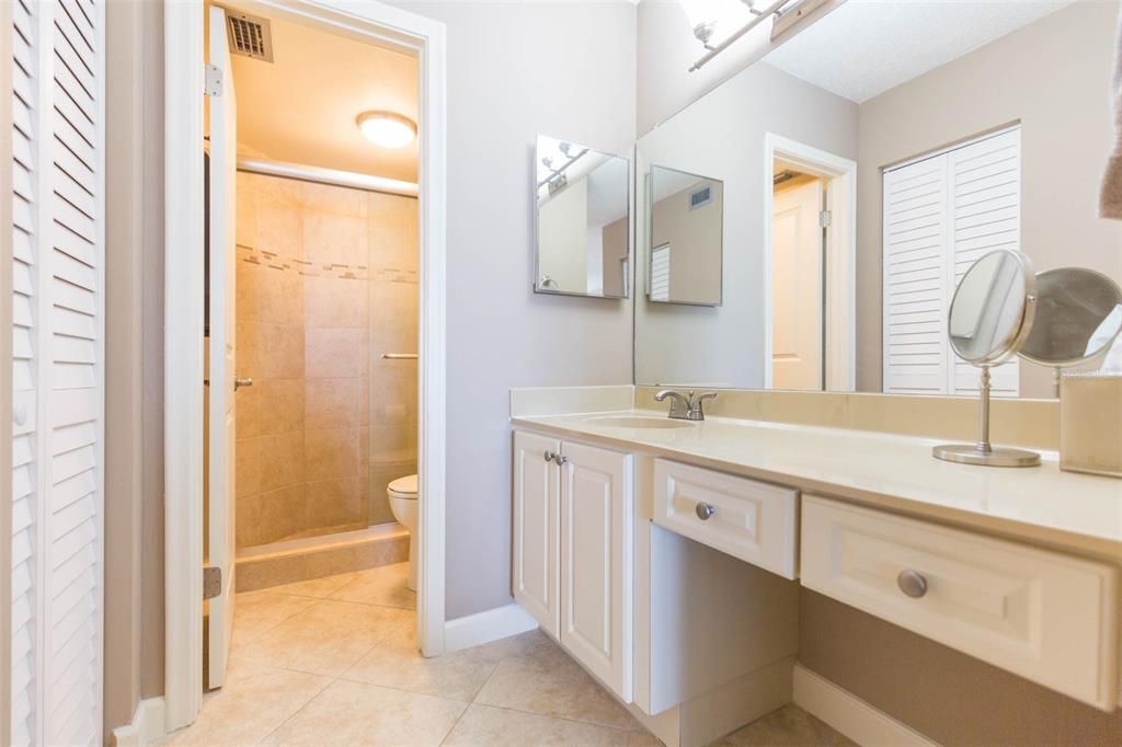 待售: $575,000 (2 贝兹, 2 浴室, 1315 平方英尺)