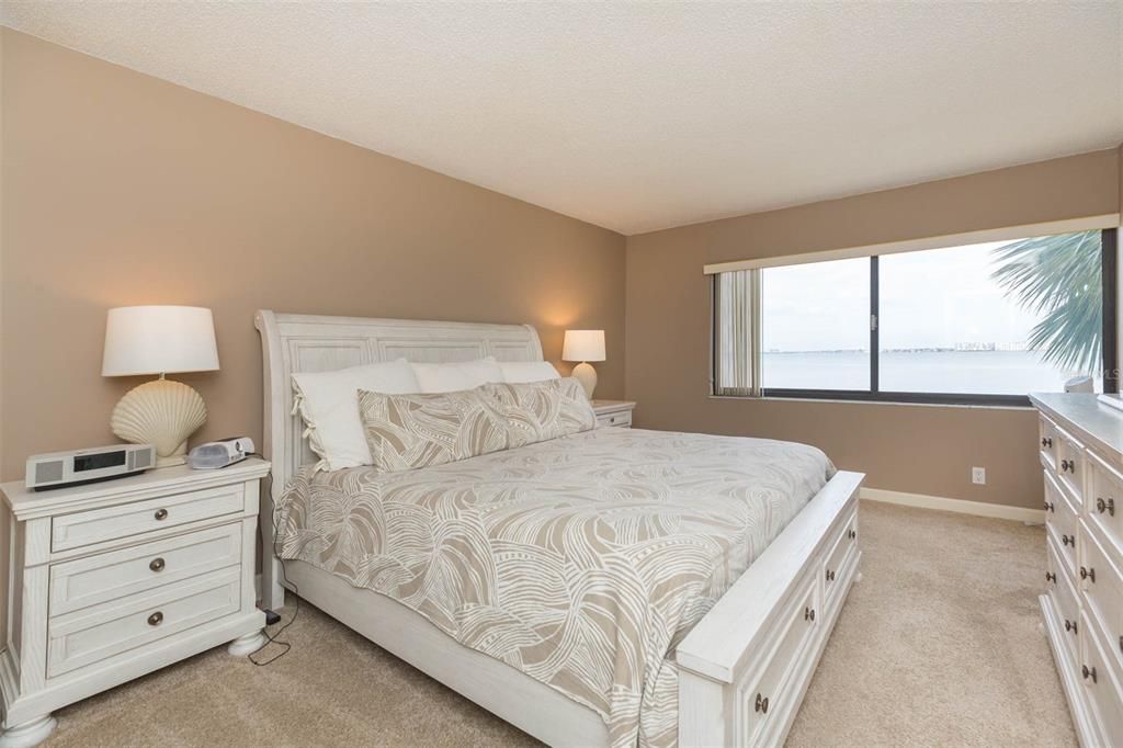 待售: $575,000 (2 贝兹, 2 浴室, 1315 平方英尺)