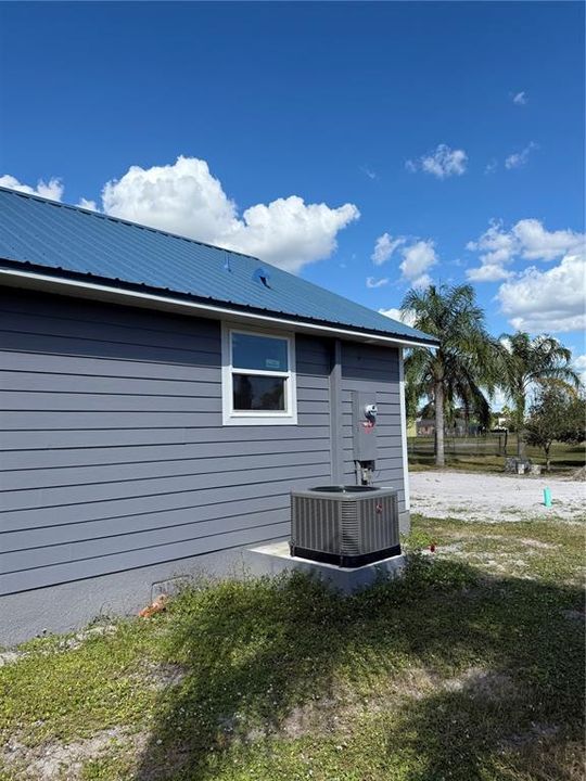 待售: $299,000 (3 贝兹, 2 浴室, 1070 平方英尺)