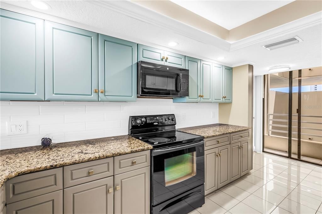 待售: $525,000 (1 贝兹, 1 浴室, 1085 平方英尺)