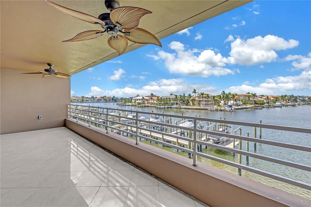 待售: $525,000 (1 贝兹, 1 浴室, 1085 平方英尺)