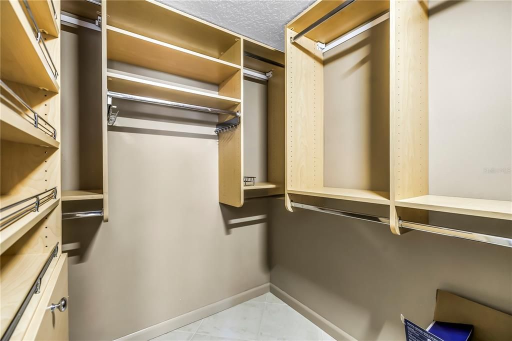 待售: $525,000 (1 贝兹, 1 浴室, 1085 平方英尺)