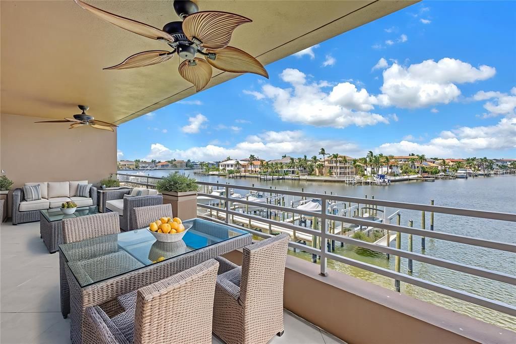 待售: $525,000 (1 贝兹, 1 浴室, 1085 平方英尺)