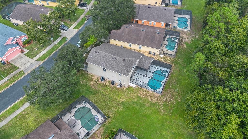 Activo con contrato: $389,900 (5 camas, 4 baños, 2410 Pies cuadrados)