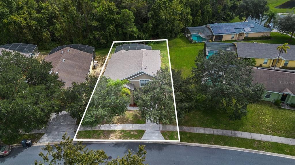 Activo con contrato: $389,900 (5 camas, 4 baños, 2410 Pies cuadrados)