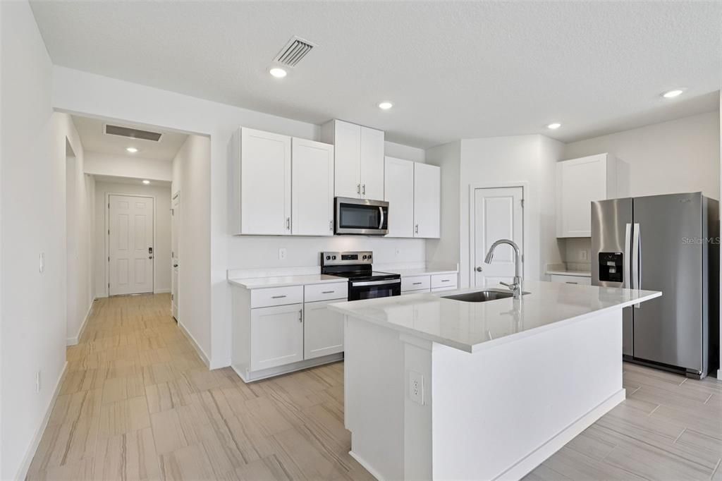 待售: $349,990 (4 贝兹, 2 浴室, 1817 平方英尺)