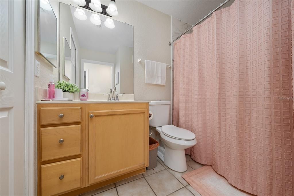 En Venta: $230,000 (3 camas, 2 baños, 1046 Pies cuadrados)