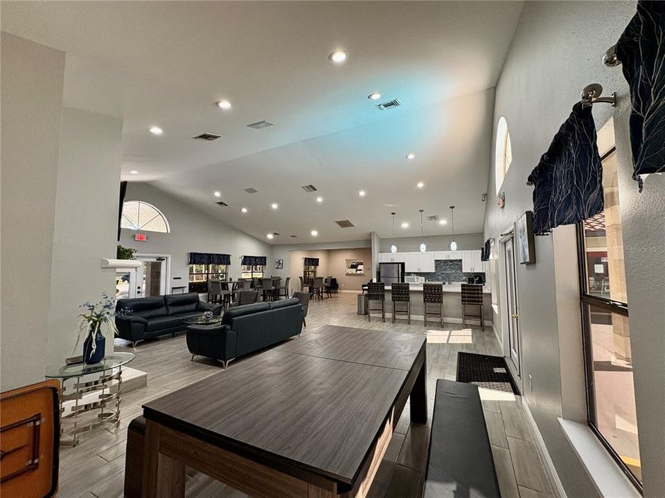 На продажу: $209,900 (2 спален, 2 ванн, 937 Квадратных фут)