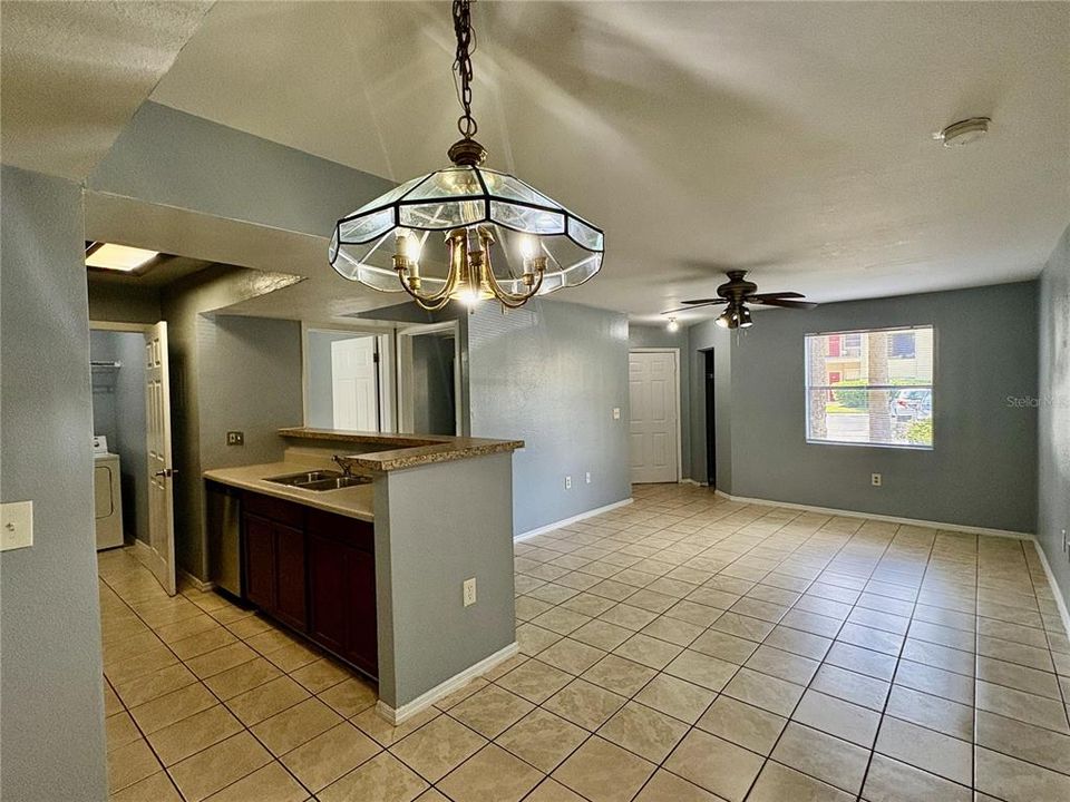 На продажу: $209,900 (2 спален, 2 ванн, 937 Квадратных фут)