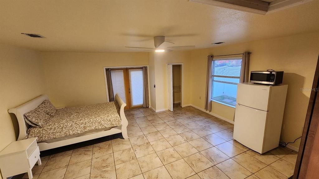 Под контрактом: $399,000 (4 спален, 3 ванн, 2464 Квадратных фут)