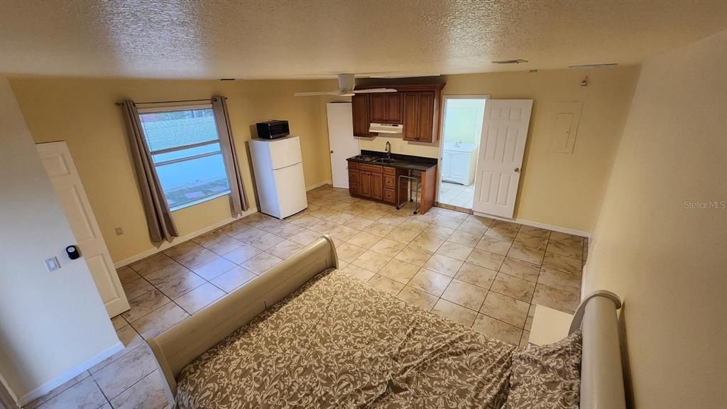 Под контрактом: $399,000 (4 спален, 3 ванн, 2464 Квадратных фут)