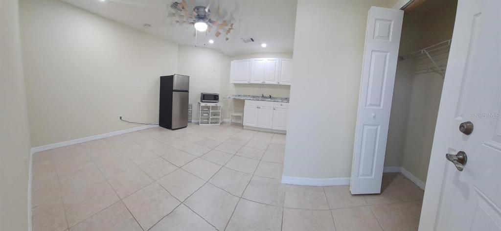 Под контрактом: $399,000 (4 спален, 3 ванн, 2464 Квадратных фут)