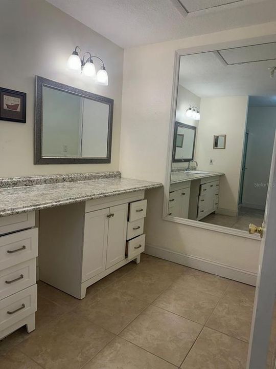 Под контрактом: $399,000 (4 спален, 3 ванн, 2464 Квадратных фут)