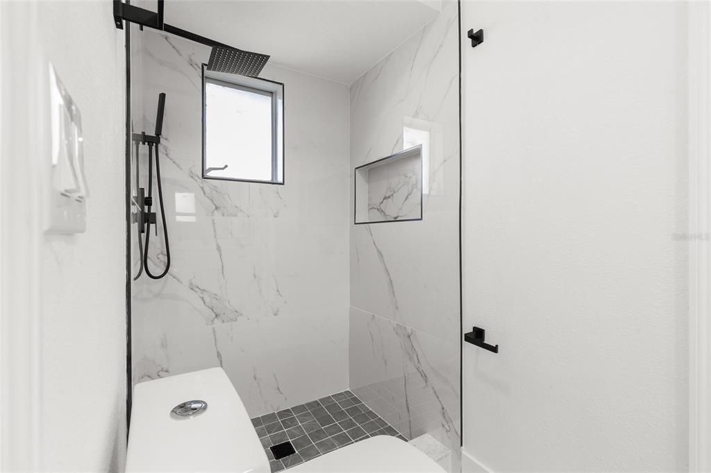 For Sale: $650,000 (5 beds, 3 baths, 2312 Square Feet)