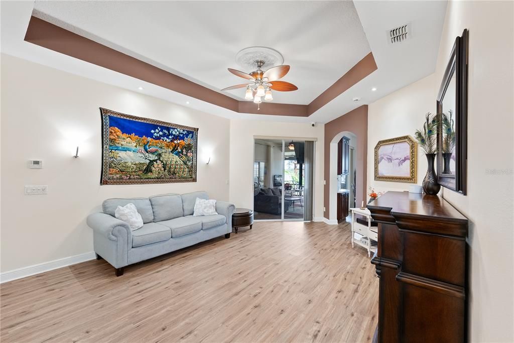 На продажу: $665,000 (5 спален, 5 ванн, 3812 Квадратных фут)