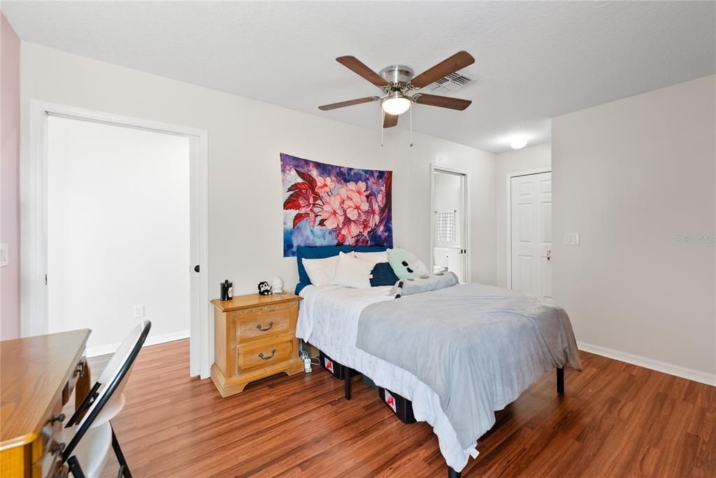 На продажу: $665,000 (5 спален, 5 ванн, 3812 Квадратных фут)