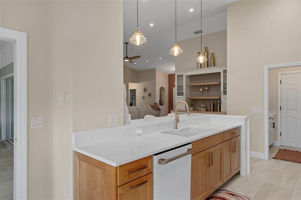 For Sale: $380,000 (2 beds, 2 baths, 1753 Square Feet)