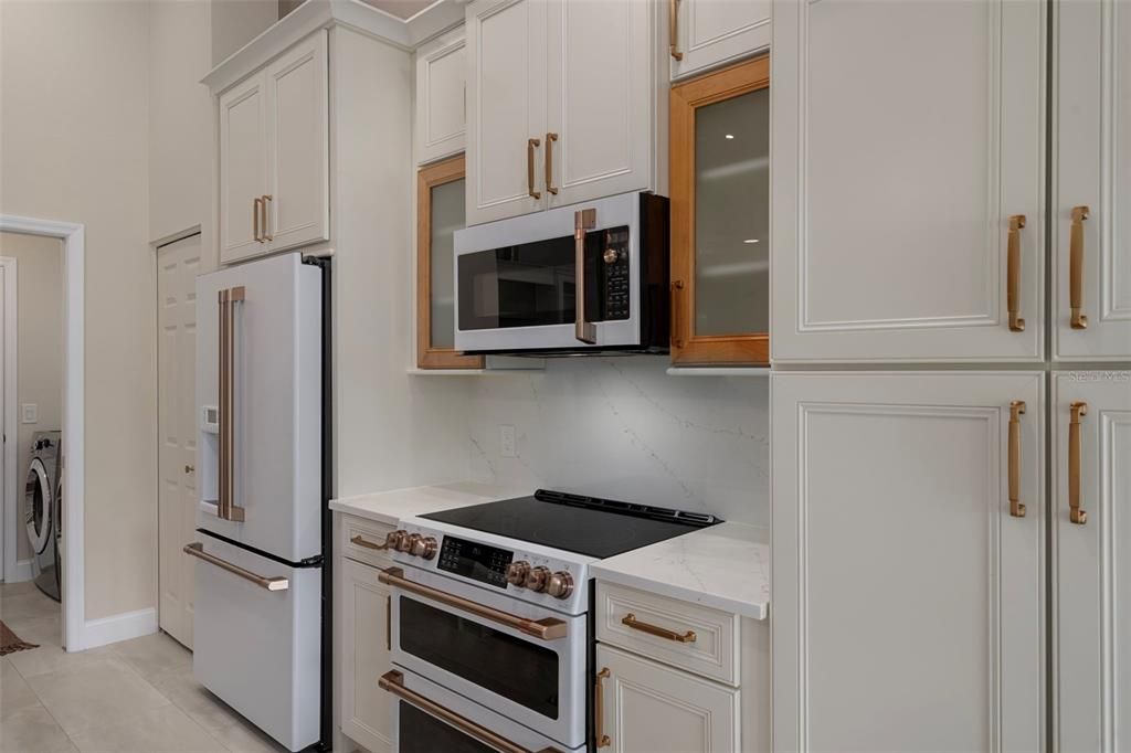 For Sale: $380,000 (2 beds, 2 baths, 1753 Square Feet)
