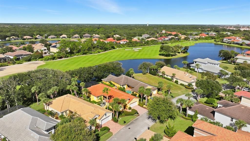 For Sale: $799,000 (3 beds, 3 baths, 2290 Square Feet)