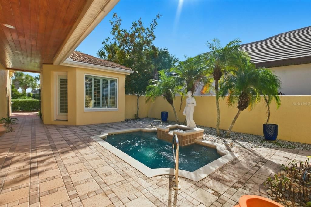 For Sale: $799,000 (3 beds, 3 baths, 2290 Square Feet)