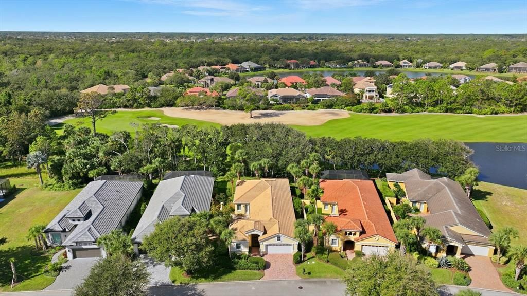 For Sale: $799,000 (3 beds, 3 baths, 2290 Square Feet)