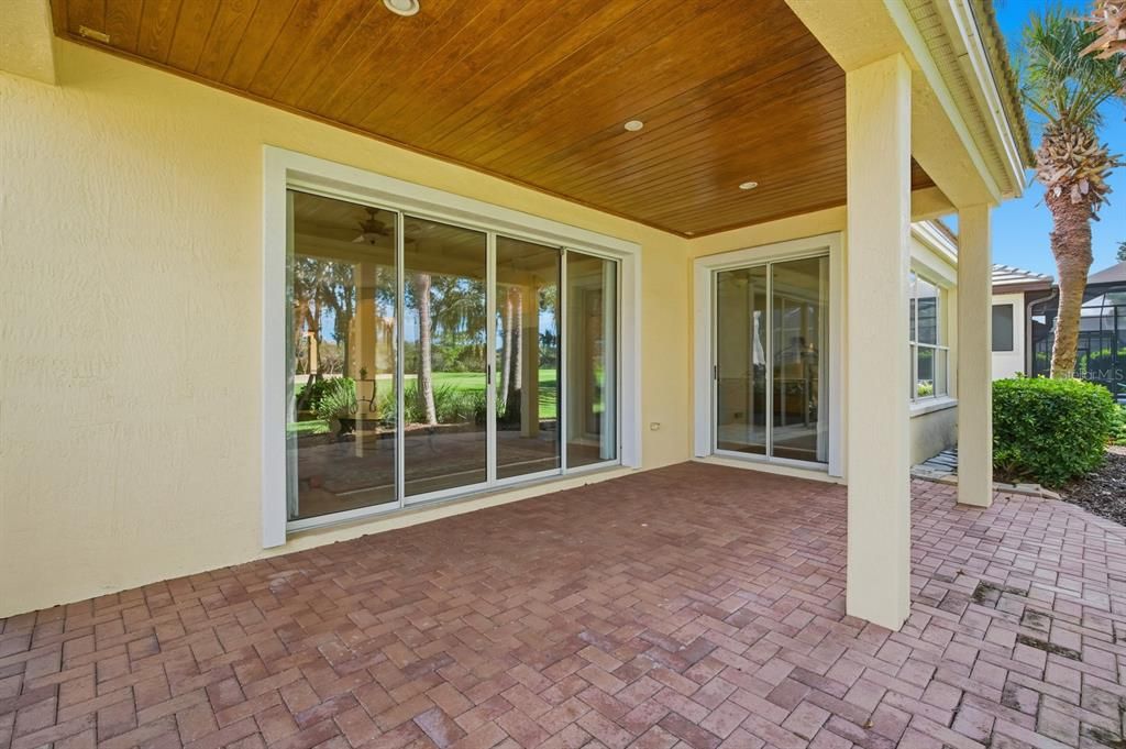 For Sale: $799,000 (3 beds, 3 baths, 2290 Square Feet)