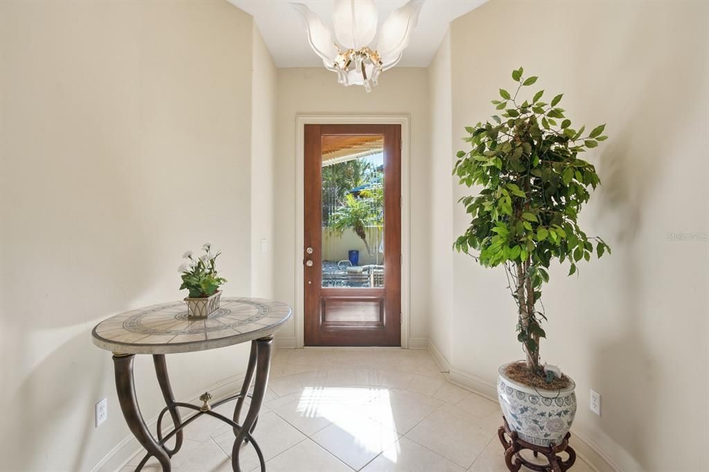 For Sale: $799,000 (3 beds, 3 baths, 2290 Square Feet)