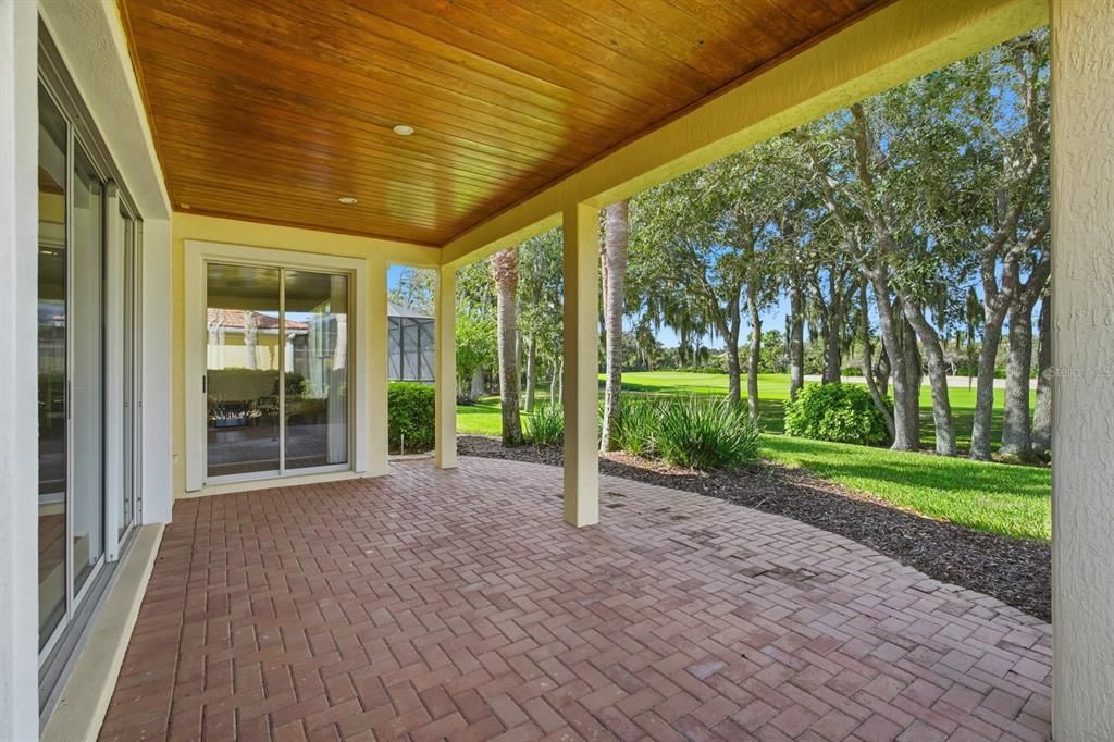 For Sale: $799,000 (3 beds, 3 baths, 2290 Square Feet)