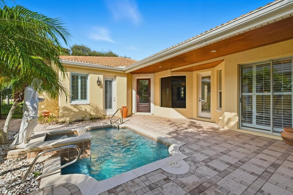 For Sale: $799,000 (3 beds, 3 baths, 2290 Square Feet)