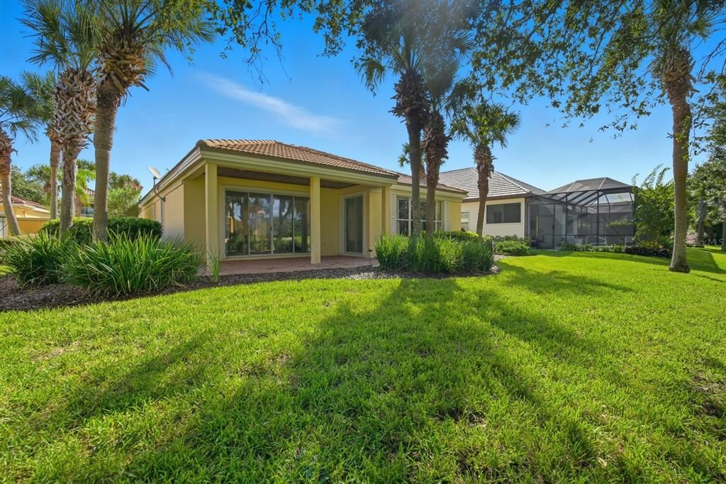 For Sale: $799,000 (3 beds, 3 baths, 2290 Square Feet)