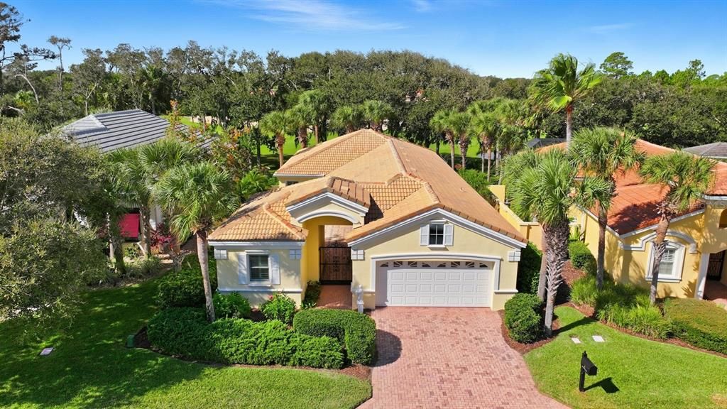 For Sale: $799,000 (3 beds, 3 baths, 2290 Square Feet)