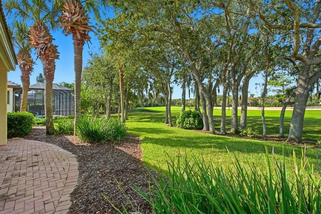 For Sale: $799,000 (3 beds, 3 baths, 2290 Square Feet)