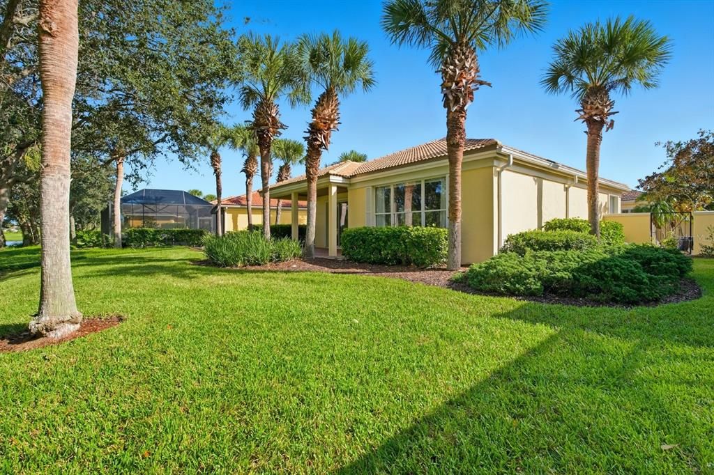 For Sale: $799,000 (3 beds, 3 baths, 2290 Square Feet)