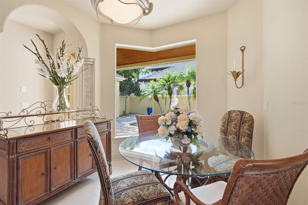 For Sale: $799,000 (3 beds, 3 baths, 2290 Square Feet)