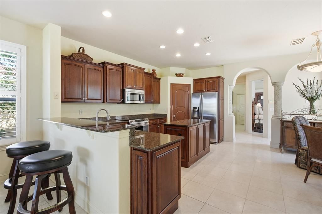 For Sale: $799,000 (3 beds, 3 baths, 2290 Square Feet)