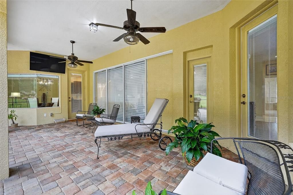 Activo con contrato: $859,900 (3 camas, 3 baños, 2999 Pies cuadrados)