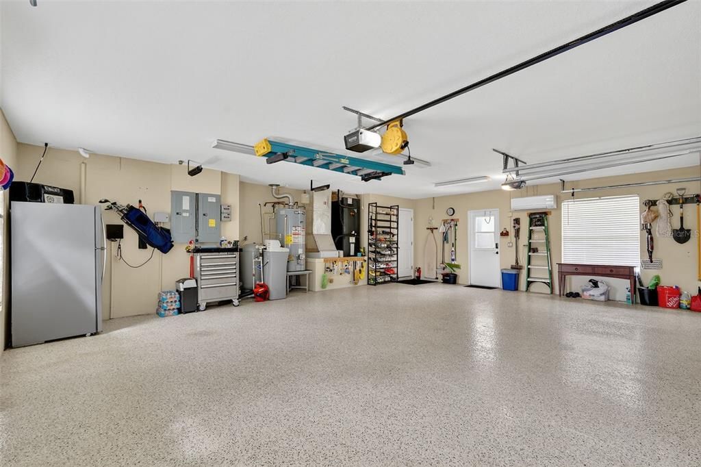 Activo con contrato: $859,900 (3 camas, 3 baños, 2999 Pies cuadrados)