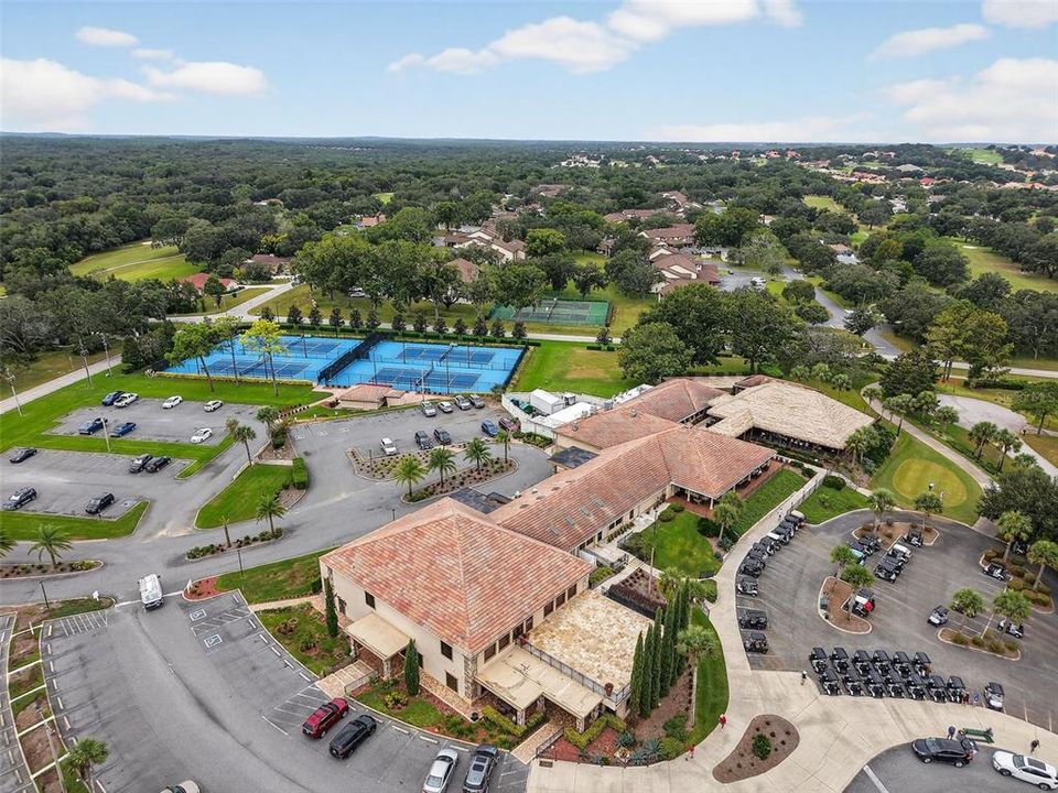 Activo con contrato: $859,900 (3 camas, 3 baños, 2999 Pies cuadrados)