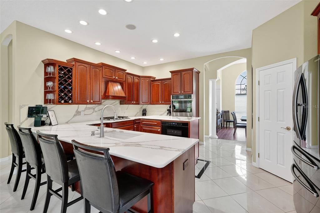 Activo con contrato: $859,900 (3 camas, 3 baños, 2999 Pies cuadrados)