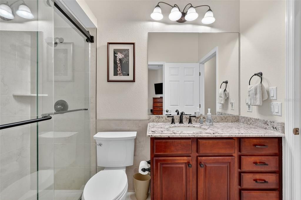 Activo con contrato: $859,900 (3 camas, 3 baños, 2999 Pies cuadrados)