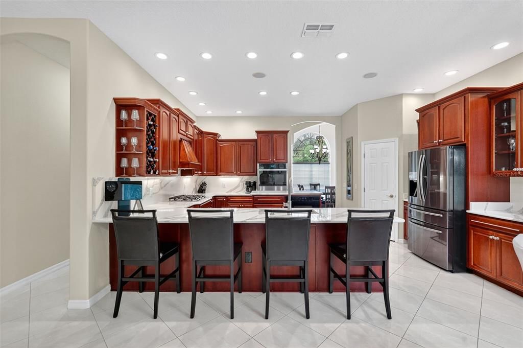 Activo con contrato: $859,900 (3 camas, 3 baños, 2999 Pies cuadrados)